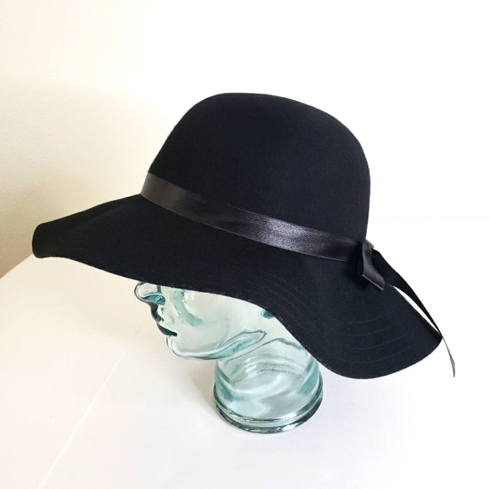 100% Wool Black Hat